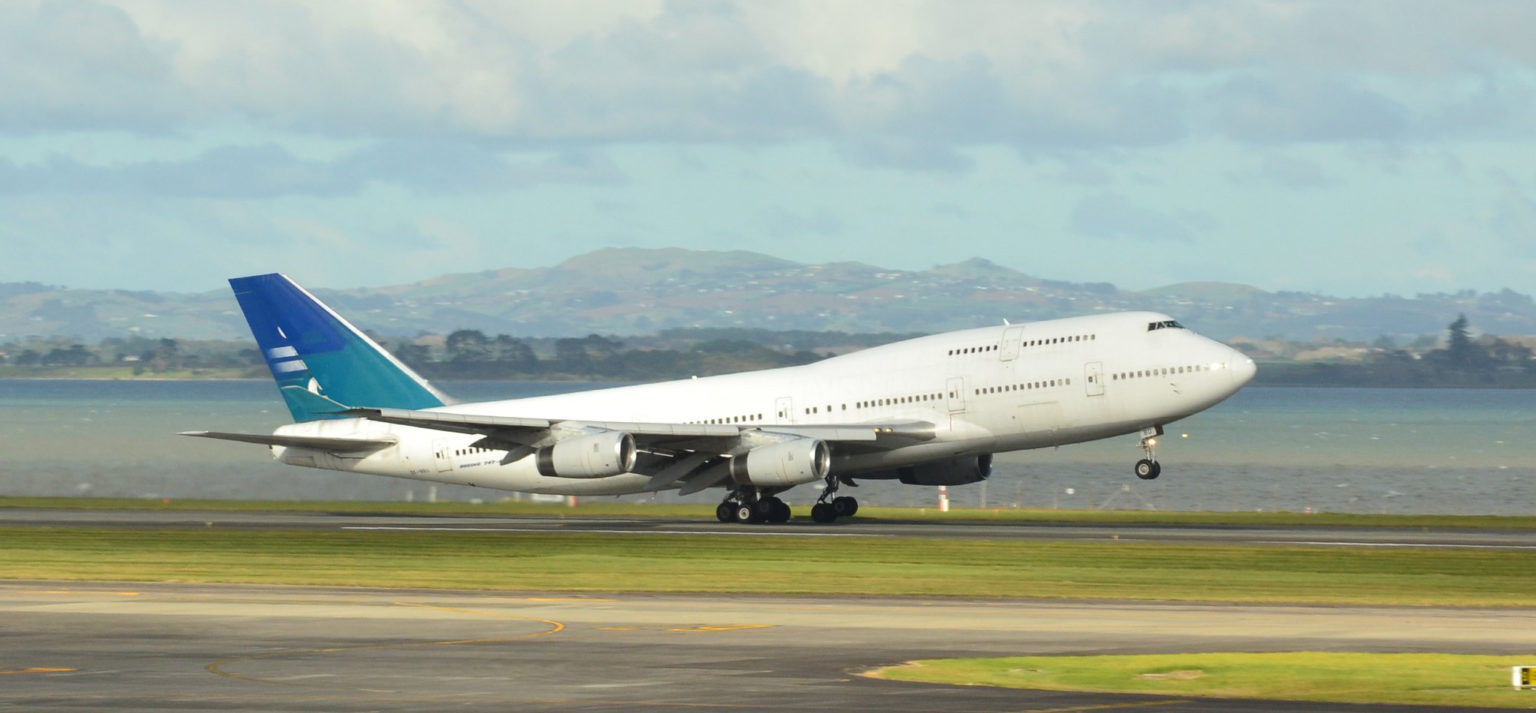 airline takeoff by Simon_sees horiz airline takeoff by Simon_sees horiz